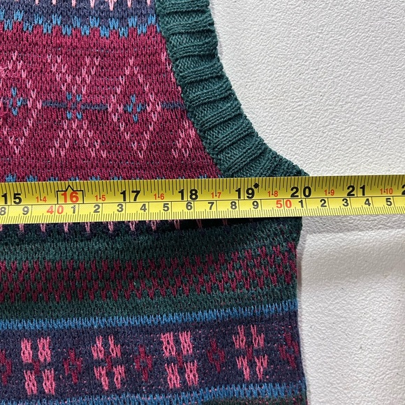 Vest - Picture 6 of 7